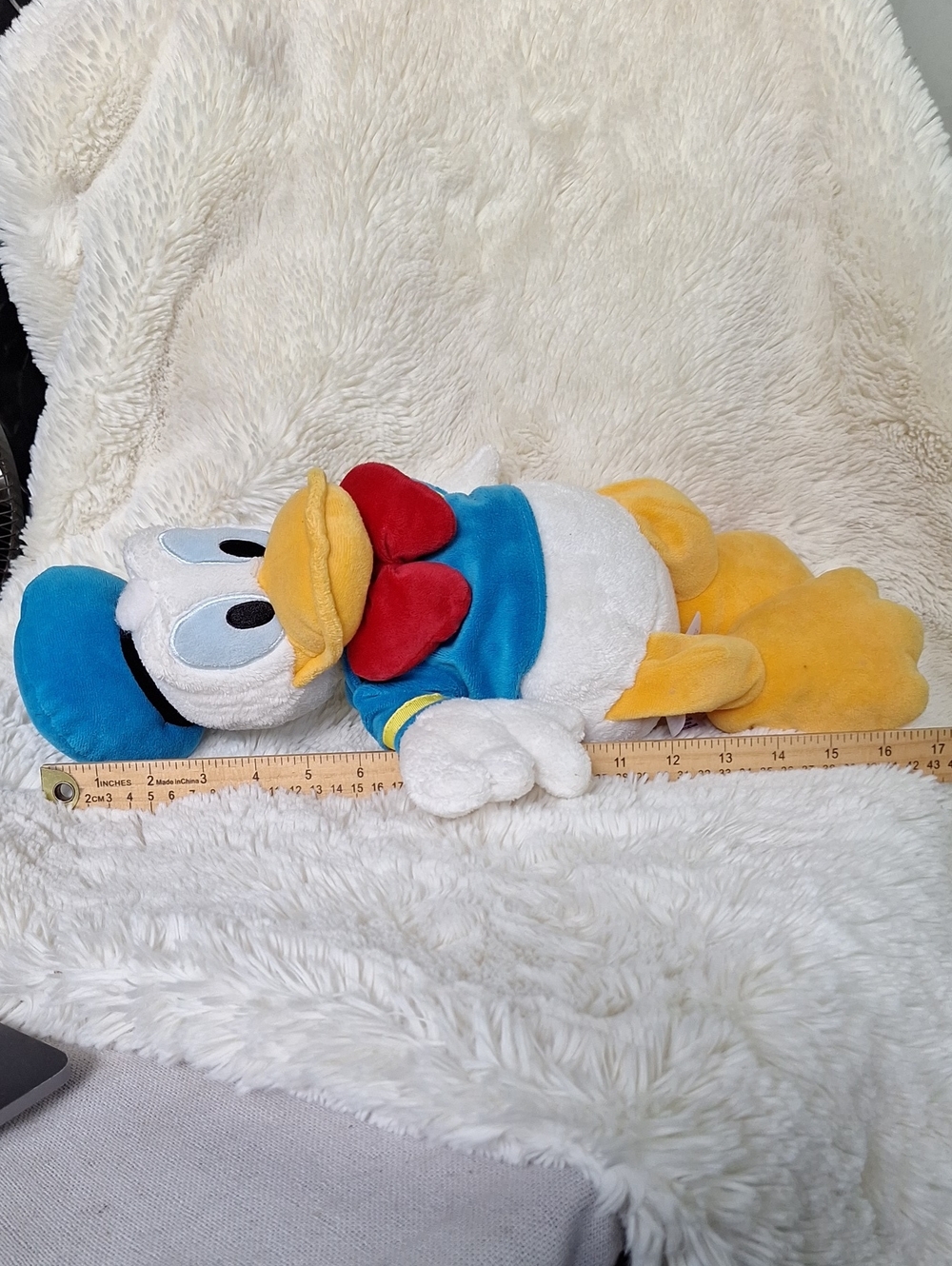 Disney Donald Duck Plush with Gold and Purple Authentic Seal - Picture 10 of 10